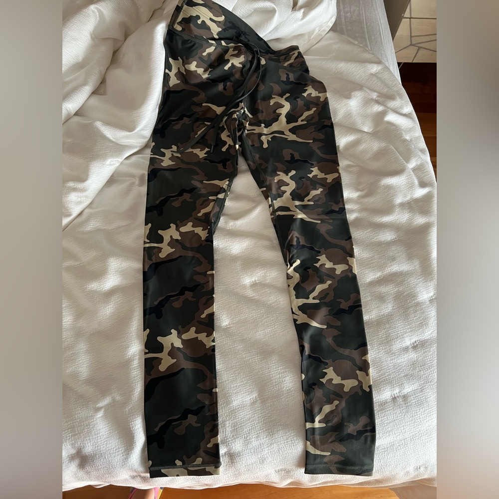 The Upside womens camo leggings NWOT